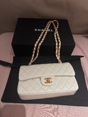 Pre-Owned Chanel Medium Classic Flap White Lambskin with Full Set